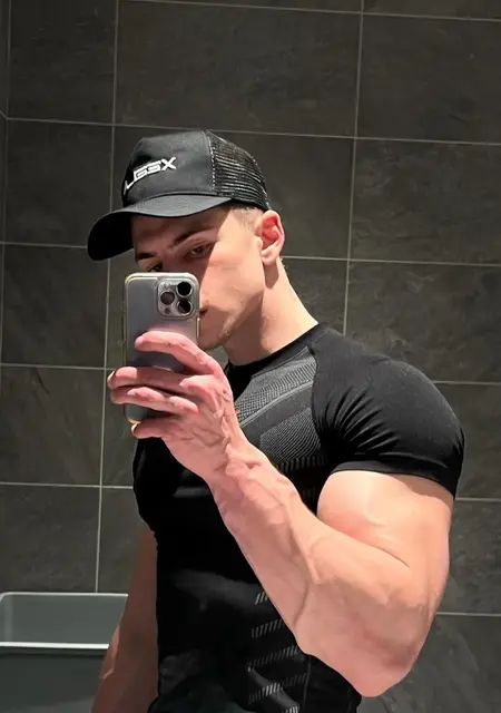 Kieran from Hull, looking for one-night stand