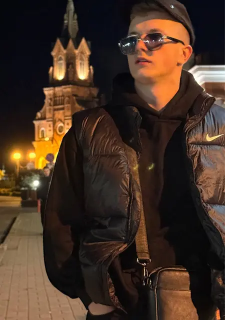 Ivan из Яловены, мне 21, познакомлюсь на одну ночь