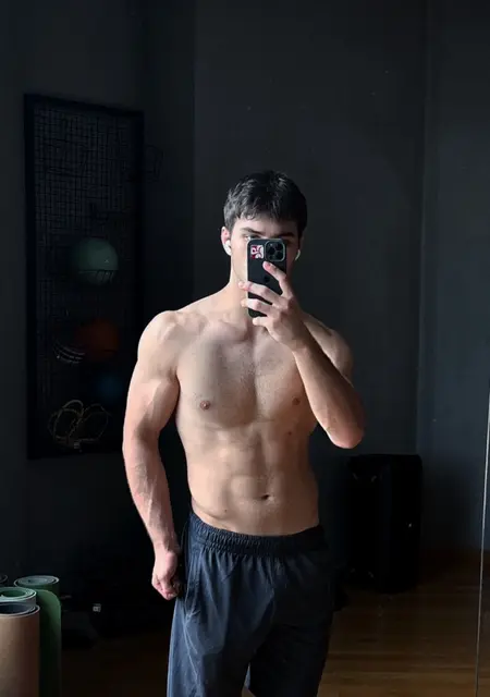 Ken из Тбилиси, мне 21, познакомлюсь на одну ночь