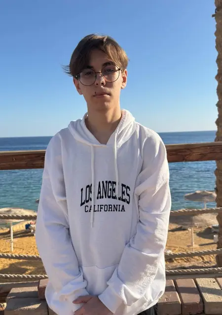 Я Даниил, 18, из Тирасполя, ищу знакомство для постоянных отношений