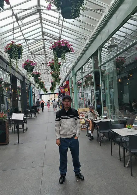 I'm Rusi, 41, looking to meet for open relationship in Chichester