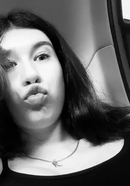 Я Аурика, 23, из Ужгорода, ищу знакомство для вирта
