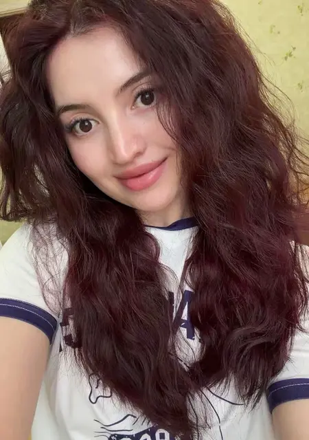 Я Hayrinso, 20, из Франкфурта-на-майне, ищу знакомство для совместных путешествий
