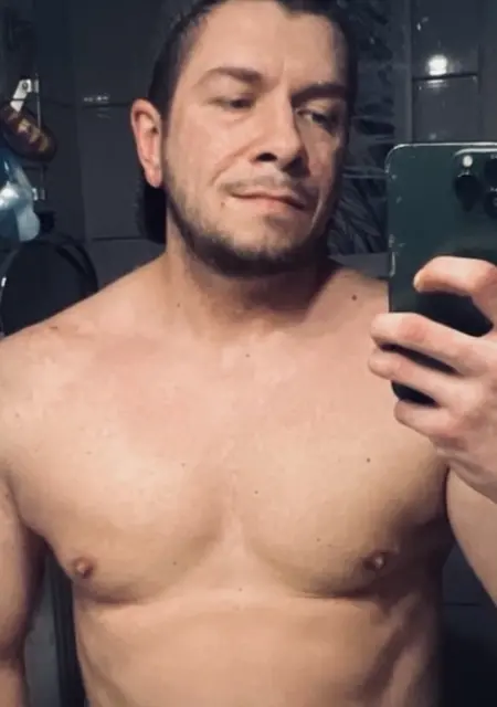 Sebastian из Эссного, мне 34, познакомлюсь для вирта