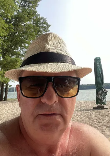 Я Юрий, 48 років, знайомлюсь для спілкування у Охтирка