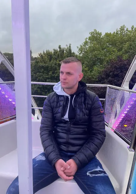 Moderated из Уоррингтон, мне 25, познакомлюсь на одну ночь