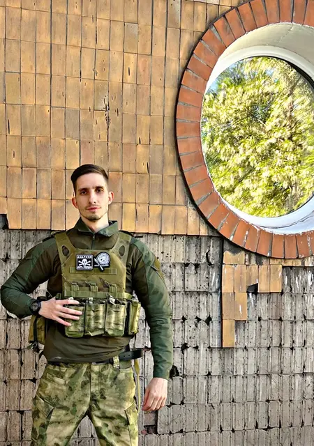 Alex из Енакиева, ищу на сайте общение