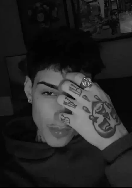 Я Bigdjosh, 20, из Лондона, ищу знакомство для вирта