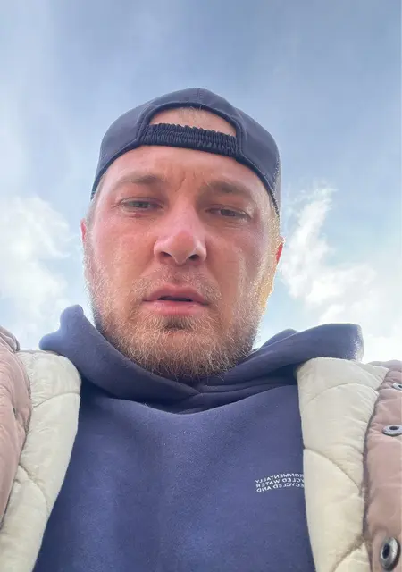 I'm Taras, 36, looking to meet for no strings attached in Aberystwyth