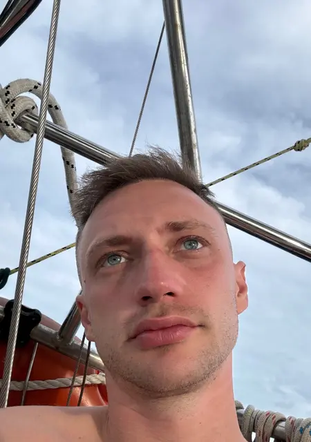 Alex из Малаги, ищу на сайте знакомства на одну ночь