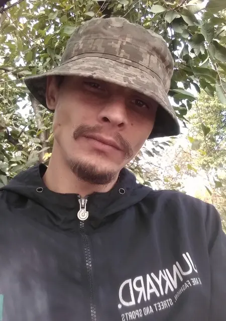 Evghen из Кривого Рога, мне 31, познакомлюсь на одну ночь