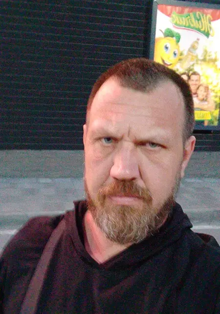 Я Виктор, 40, из Измаила, ищу знакомство для приятного времяпровождения