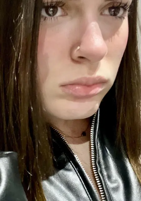 Erica из Мадрида, мне 19, познакомлюсь на одну ночь