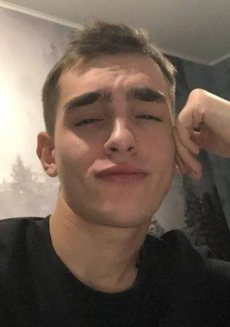 Миша из Амстердама, мне 21, познакомлюсь для приятного времяпровождения