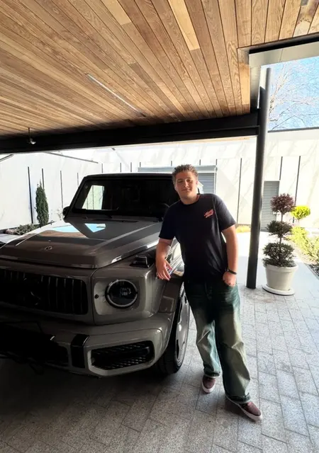 Я Глеб, 18, из Кишинёва, ищу знакомства на одну ночь