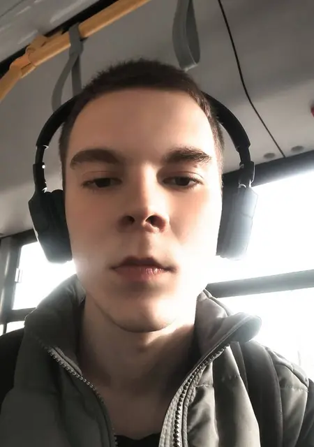 Я Viktor, 19, из Кишинёва, ищу знакомство для открытые отношения