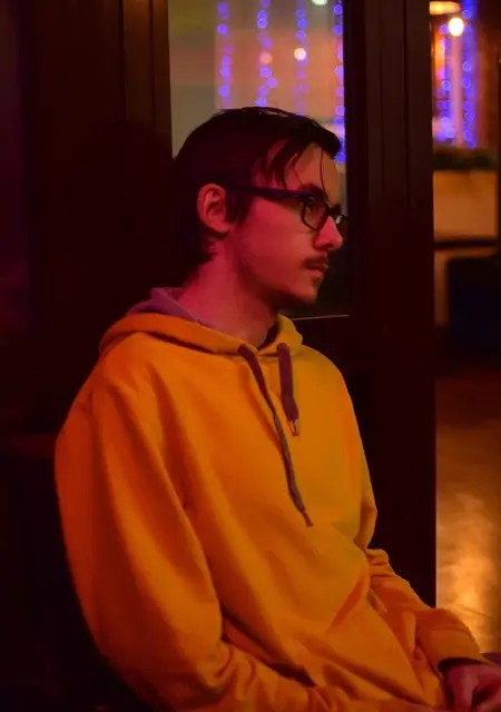 Я Дмитрий, 18, из Осло, ищу знакомство для общения