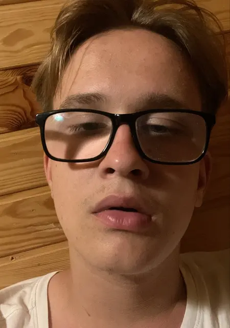 Я Sasha, 18, из Луцка, ищу знакомство для общения
