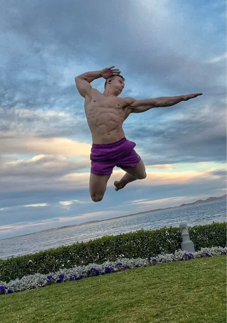 Я Saimon, 31, из Пхукета, ищу знакомство для приятного времяпровождения