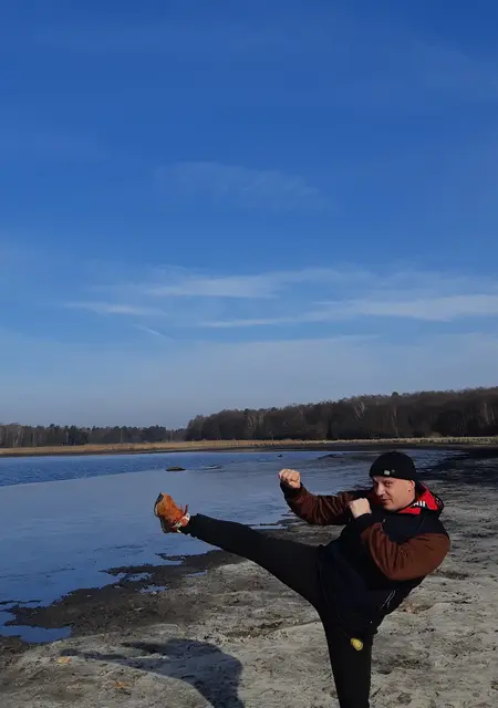 Aleks из Кутно, мне 41, познакомлюсь для приятного времяпровождения