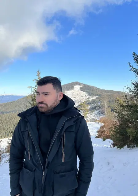 Maksim de Murcia, tengo 29 años, listo para conocer para relación a largo plazo