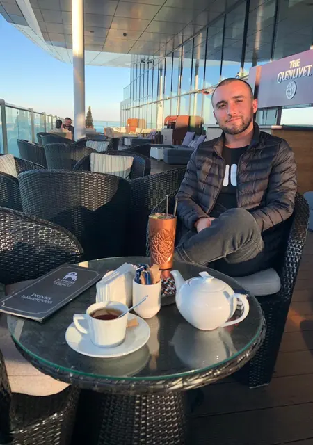 Archil из Тбилиси, ищу на сайте знакомства на одну ночь