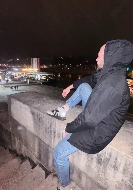 Vasili из Вроцлава, мне 29, познакомлюсь для дружбы