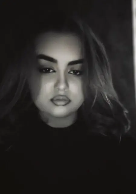 Асія з Ужгорода, мені 18 років, познайомлюсь для постійних стосунків