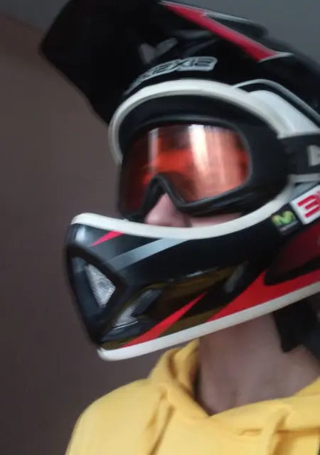 Maverick з Коломия, мені 20 років, познайомлюсь без зобов'язань