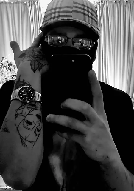 Иван из Амстердама, ищу на сайте знакомства на одну ночь