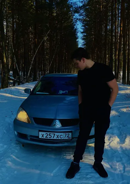 Я Vladislav, 18, из Мадрида, ищу знакомство для постоянных отношений