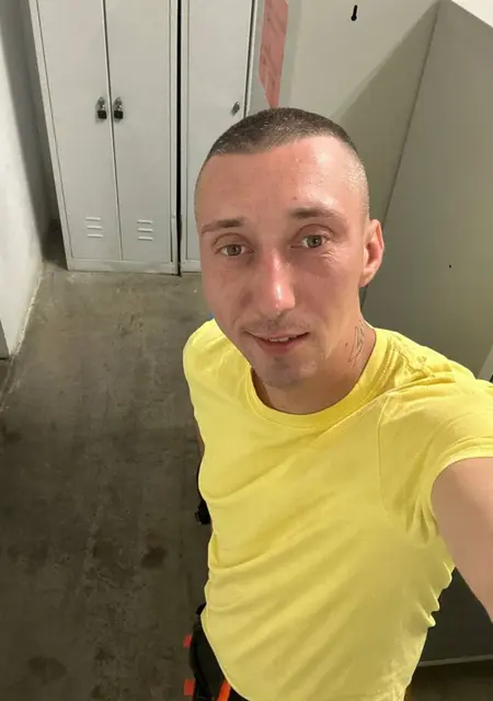 Я Artem, 29, знакомлюсь без обязательств в Варшаве