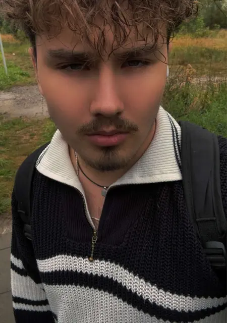 Я Mikoaj, 19, знакомлюсь для вирта в Тчев