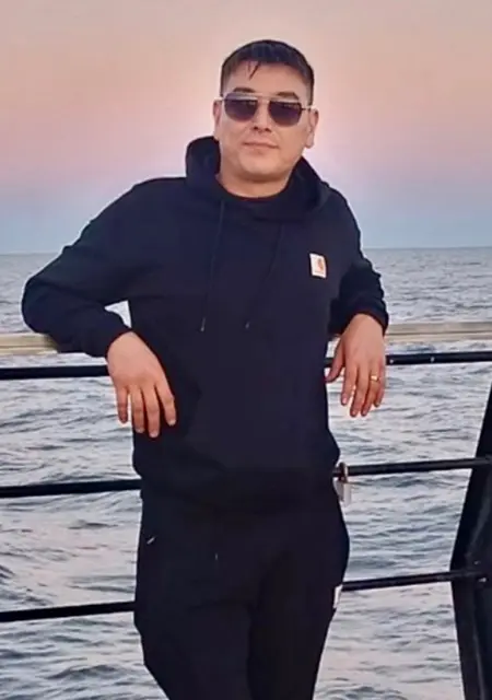 Я Виктор, 33, знакомлюсь без обязательств в Волновахе