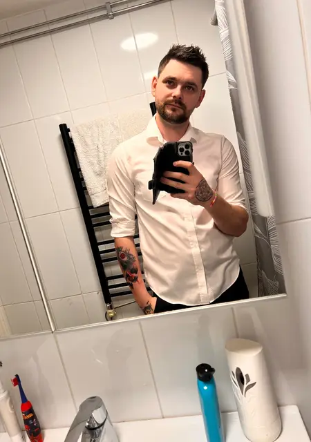 Damian из Стокгольма, ищу на сайте открытые отношения