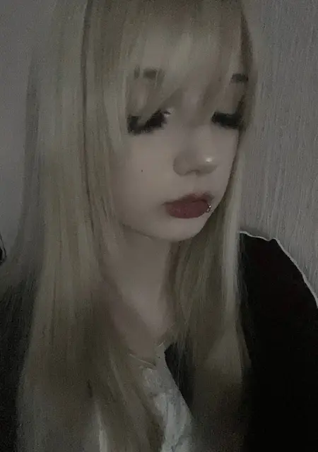 Ульяна из Парижа, мне 19, познакомлюсь для приятного времяпровождения