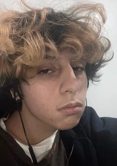 Я Franciskvm, 20, из Сантьяго, ищу знакомства на одну ночь