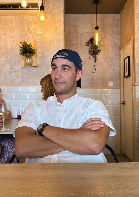 Я Mike, 26, из Понтеведра, ищу знакомства на одну ночь