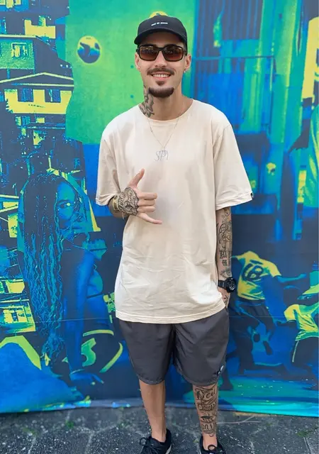 Я Juan Carlos, 24, знакомлюсь без обязательств в Сомбрио