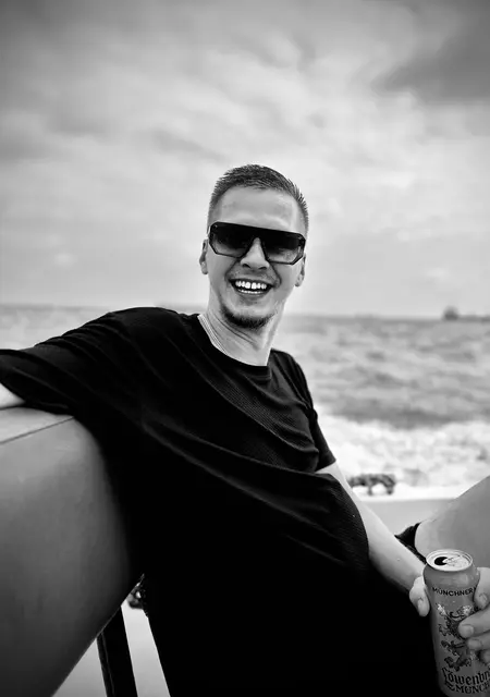 Я Алмаз, 31, из Дубая, ищу знакомство для приятного времяпровождения