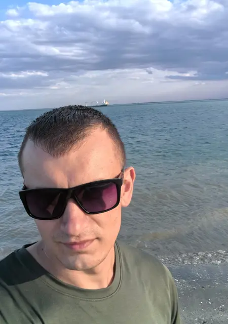 Я Евгений Пучков, 29, из Минска, ищу знакомства без обязательств