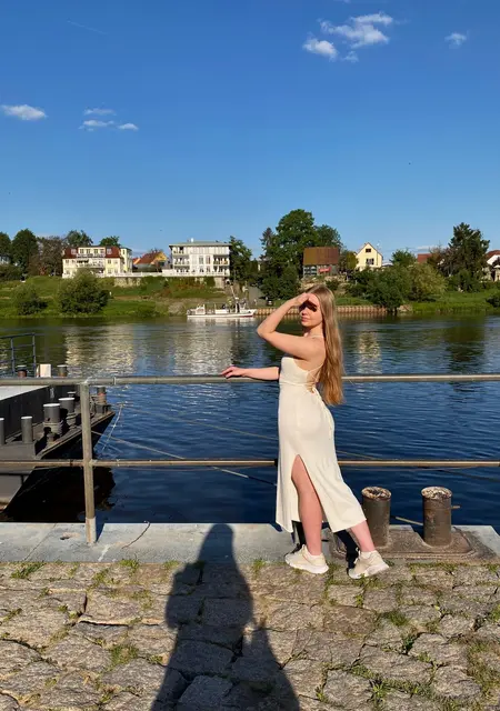 Надя з Івано-Франківськ, мені 19 років, познайомлюсь для приємне проведення часу