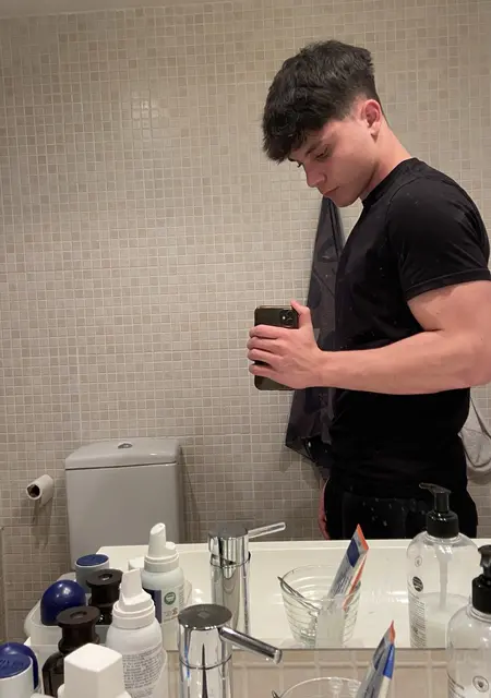 Tomas de Terrassa, tengo 24 años, listo para conocer para lío de una noche