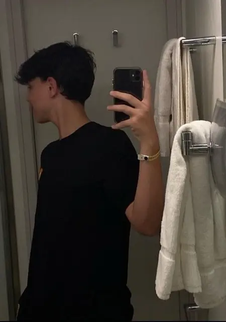 Andrei из Ботошани, ищу на сайте знакомства на одну ночь