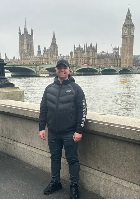 Oleksandr from Woking, looking for chat