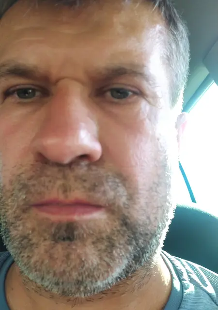 Дмитрий из Кривого Рога, мне 47, познакомлюсь для приятного времяпровождения