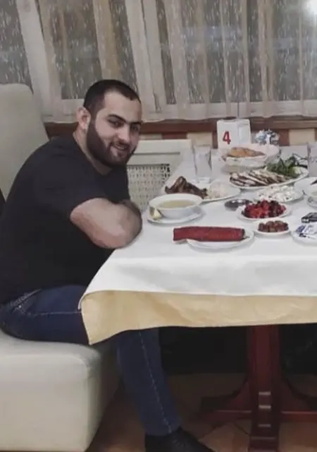 Я Рамил, 26, из Амстердама, ищу знакомство для общения