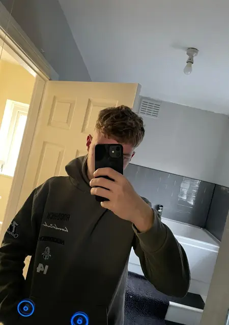 Я Louie, 22, знакомлюсь на одну ночь в Херефорд