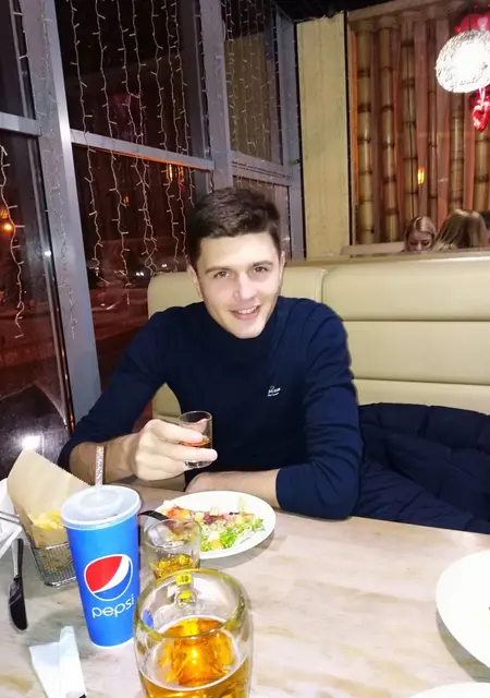 Рома з Бердичів, шукаю на сайті знайомства на одну ніч