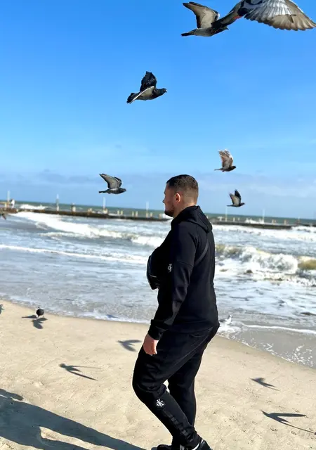 Дмитро из Брюсселя, ищу на сайте совместные путешествия